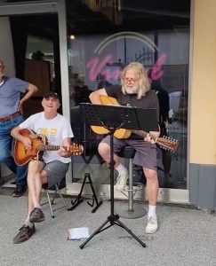 Live Musik vor dem Vinyl