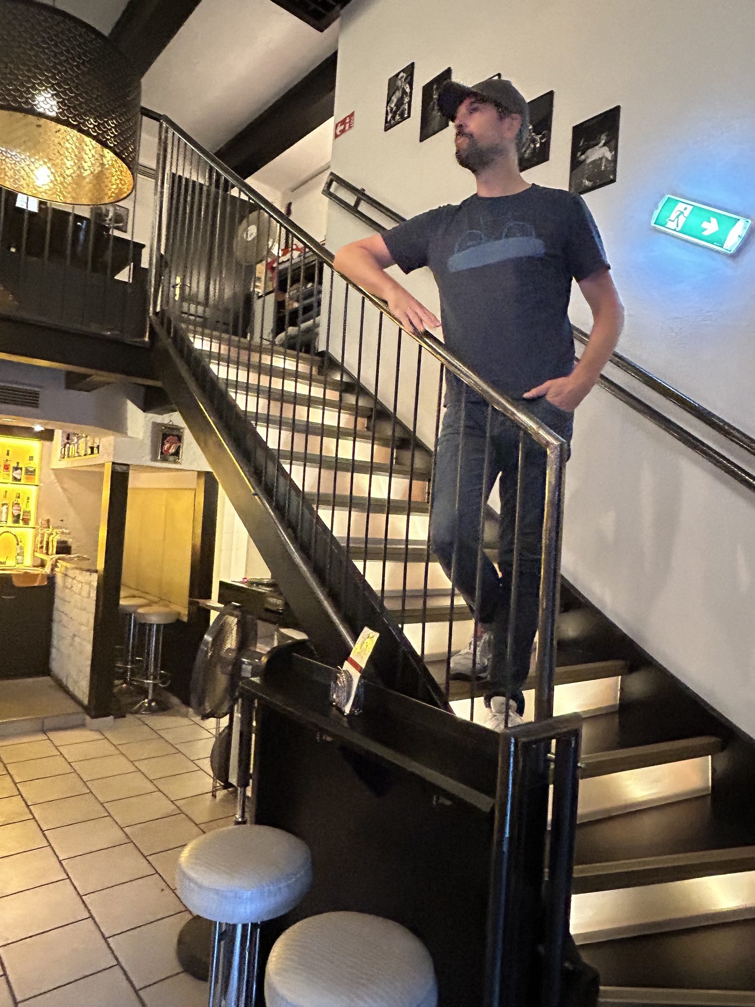 Manfred auf der Stiege im Vinyl